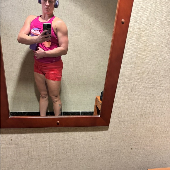 Meet your Posher, Heather - Picture 1 of 8